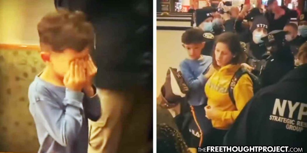 WATCH: Dozens of NYPD Remove Child Without Vaccine Passport from Restaurant