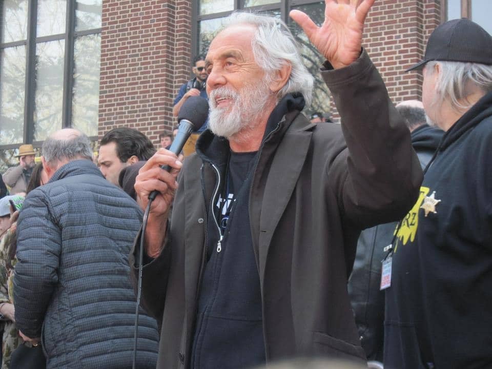 Free Crack Pipes? Time to Pardon Tommy Chong