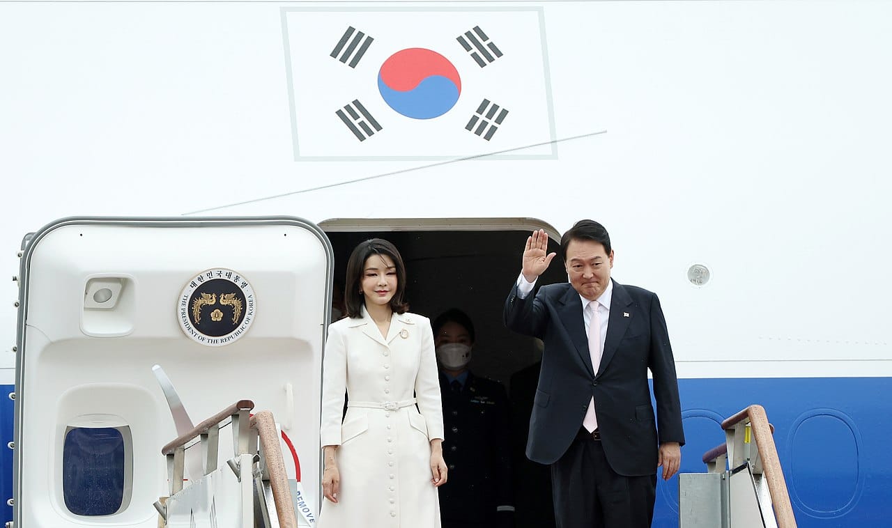 South Korean President Calls US Legislators ‘F**kers’ on Hot Mic as US Aircraft Carrier Makes Port Call