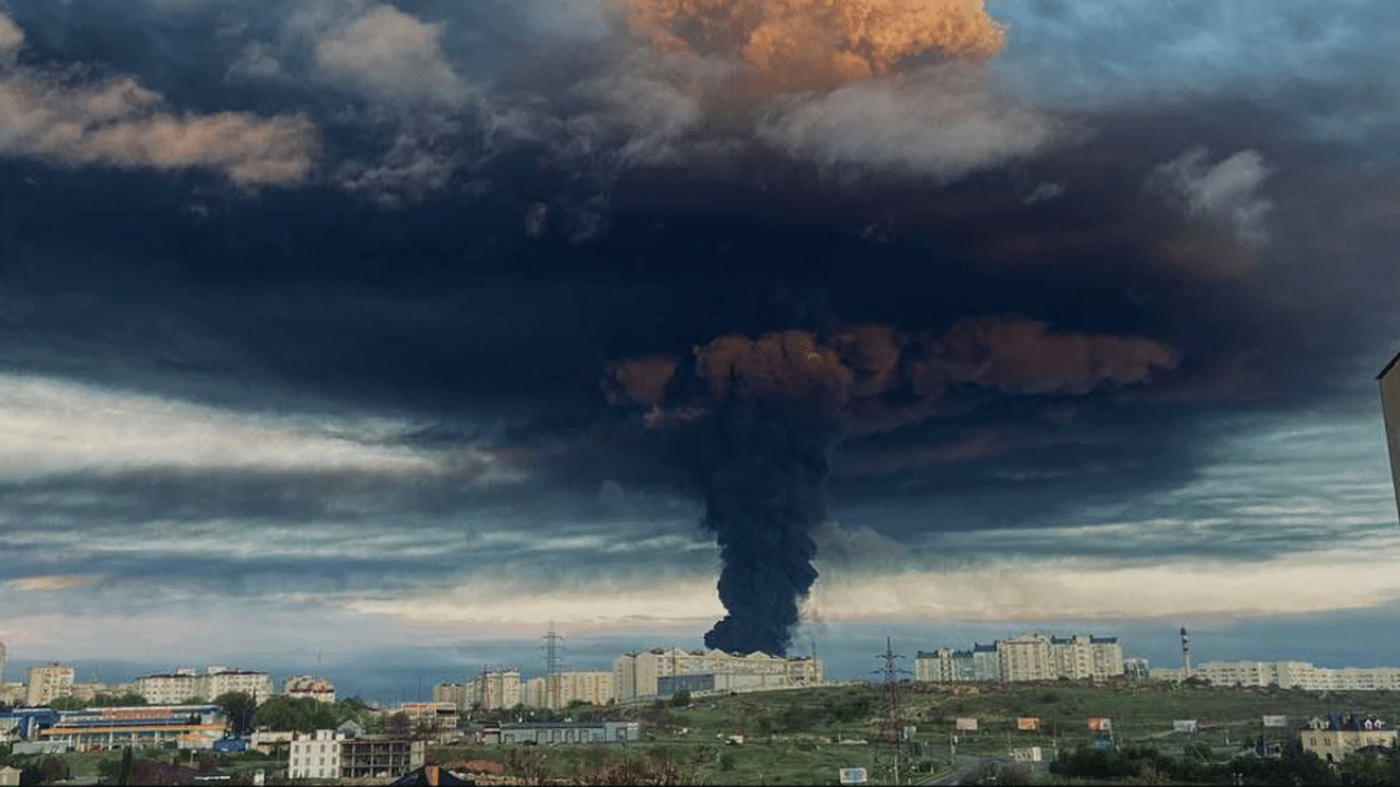 kiev attacks crimean oil depot
