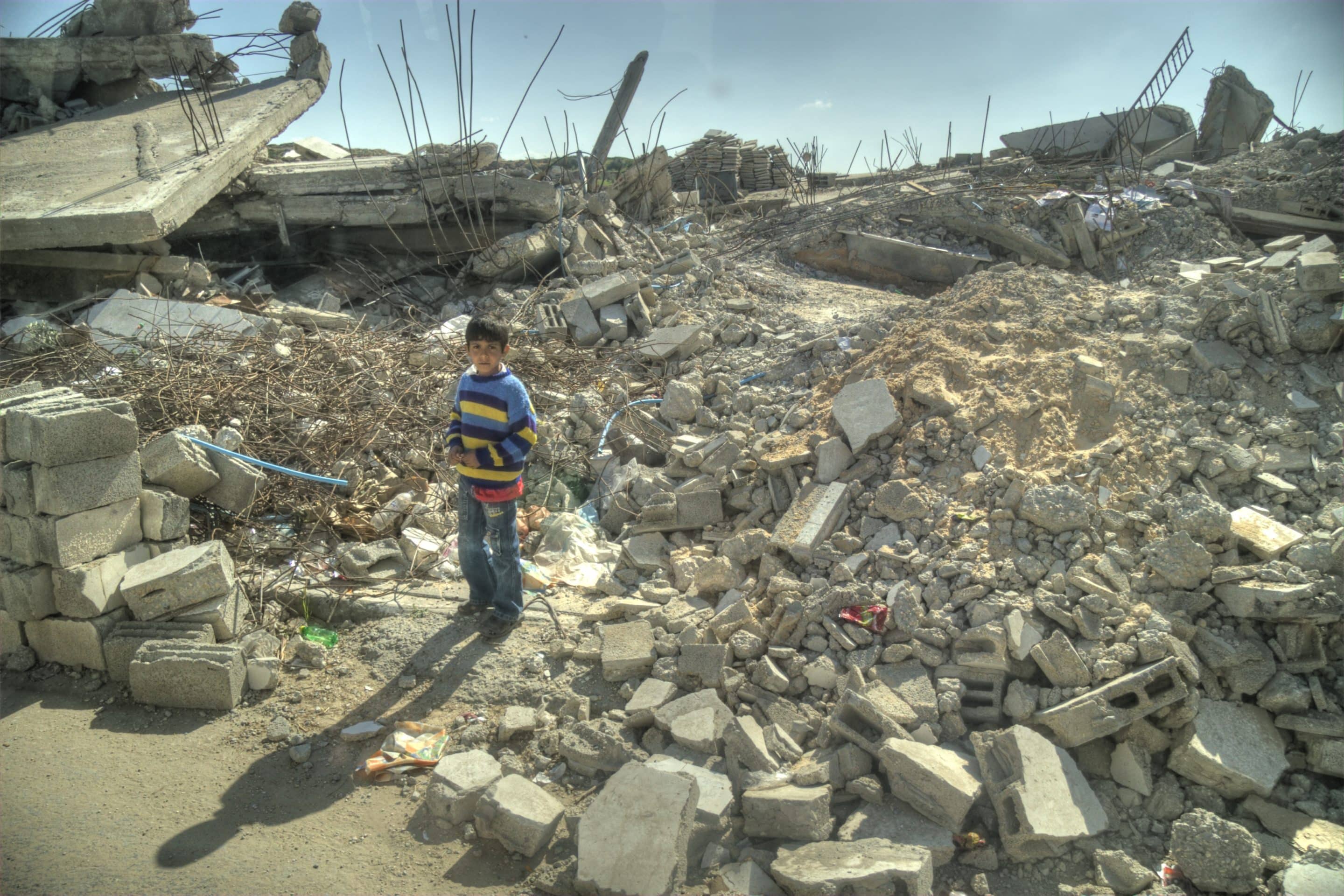 BBC: Israeli Bombing Damaged 100,000 Buildings in Gaza